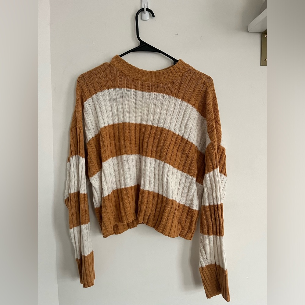 American Eagle Knit Yellow/White Striped Sweater size medium.